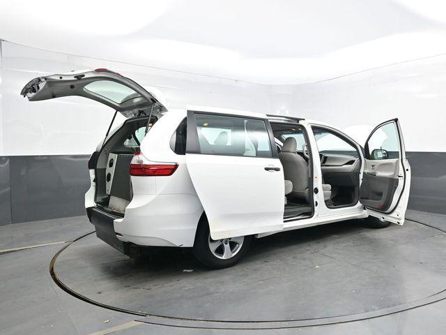 Photo of 2017 . Toyota Sienna