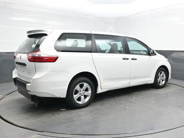 Photo of 2017 . Toyota Sienna