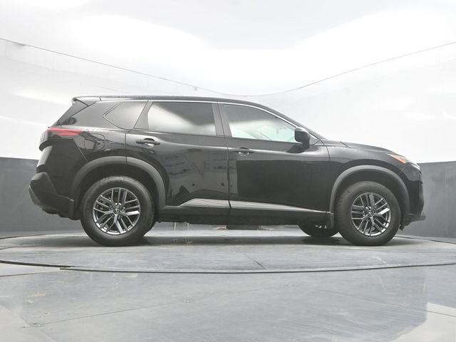 Photo of 2023 Super Black Nissan Rogue