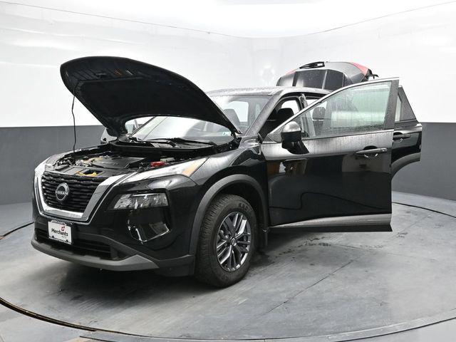 Photo of 2023 Super Black Nissan Rogue