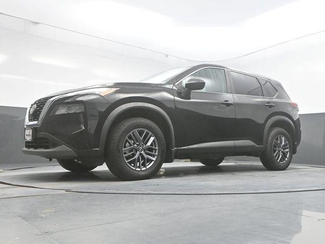 Photo of 2023 Super Black Nissan Rogue