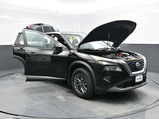Photo of 2023 Super Black Nissan Rogue