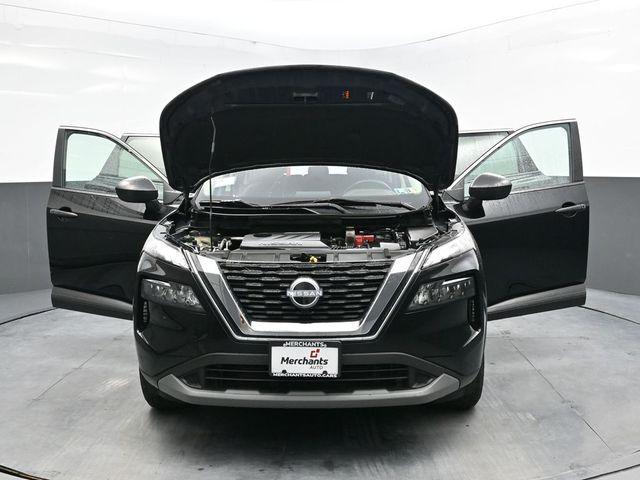 Photo of 2023 Super Black Nissan Rogue