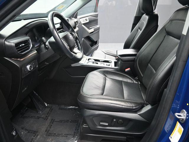 Photo of 2022 Blue Metallic Ford Explorer