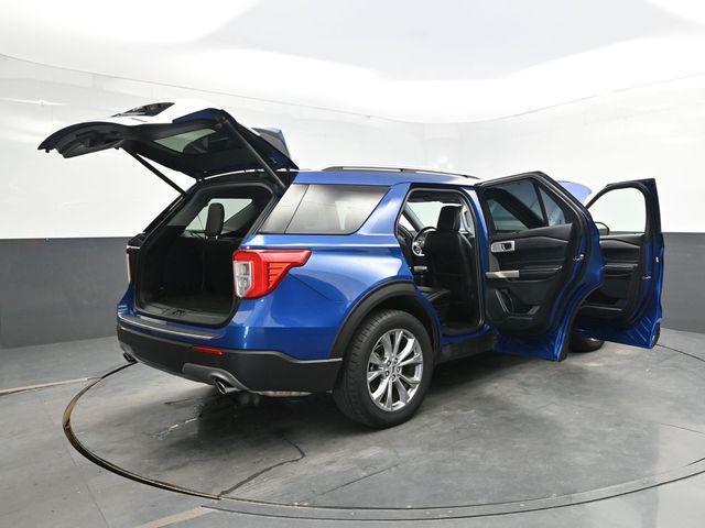 Photo of 2022 Blue Metallic Ford Explorer