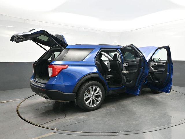 Photo of 2022 Blue Metallic Ford Explorer