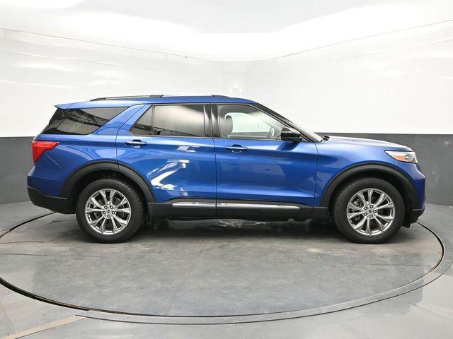 Photo of 2022 Blue Metallic Ford Explorer