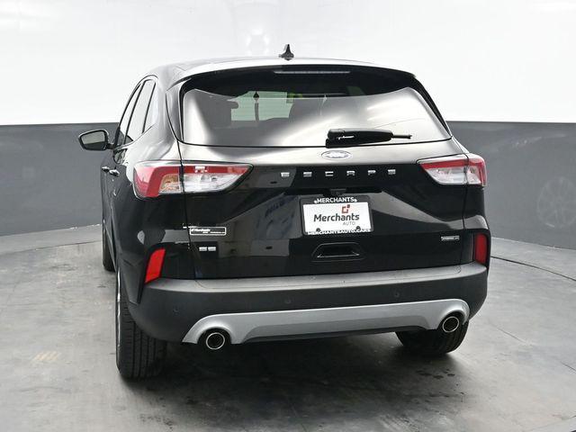 Photo of 2021 Black Metallic Ford Escape