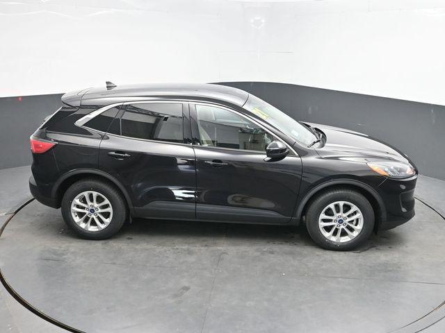 Photo of 2021 Black Metallic Ford Escape