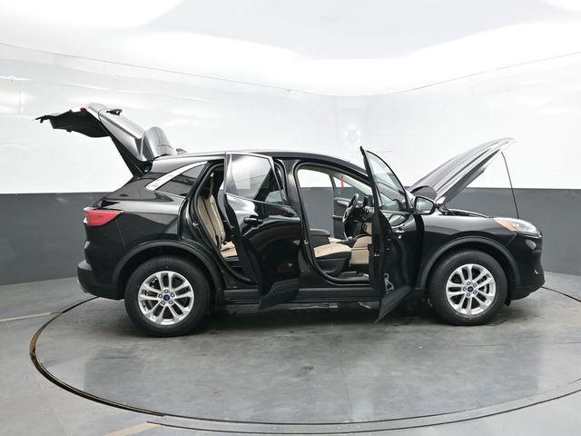 Photo of 2021 Black Metallic Ford Escape