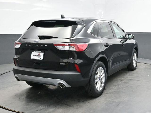 Photo of 2021 Black Metallic Ford Escape