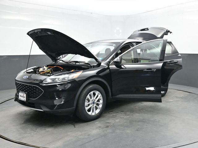 Photo of 2021 Black Metallic Ford Escape