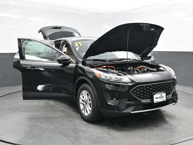 Photo of 2021 Black Metallic Ford Escape