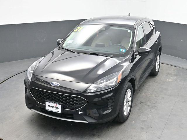 Photo of 2021 Black Metallic Ford Escape