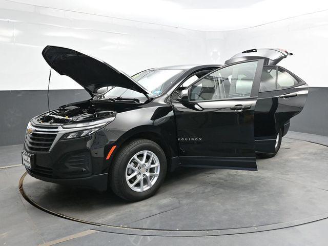 Photo of 2023 Mosaic Black Metallic Chevrolet Equinox