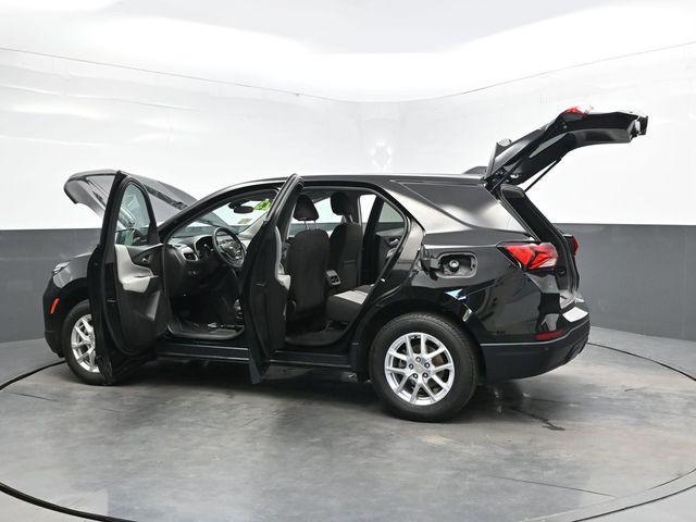 Photo of 2023 Mosaic Black Metallic Chevrolet Equinox