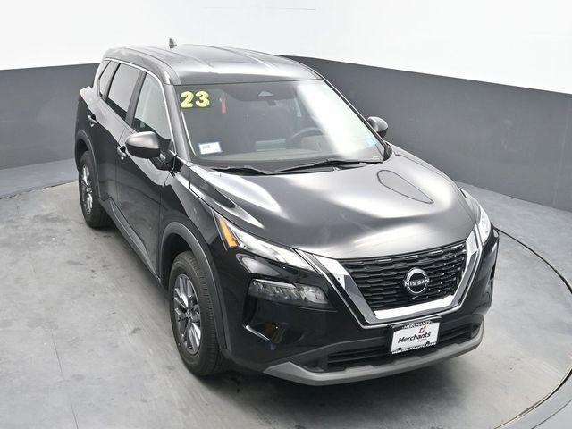 Photo of 2023 Super Black Nissan Rogue