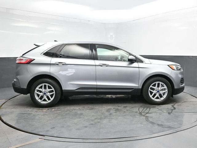 Photo of 2022 Iconic Silver Metallic Ford Edge