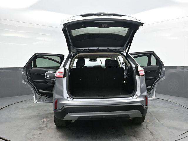 Photo of 2022 Iconic Silver Metallic Ford Edge