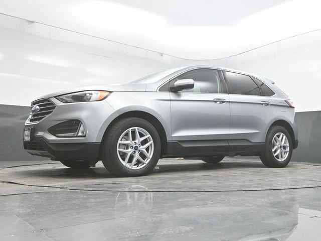 Photo of 2022 Iconic Silver Metallic Ford Edge