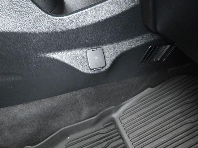 Photo of 2022 Iconic Silver Metallic Ford Edge