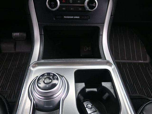 Photo of 2022 Iconic Silver Metallic Ford Edge