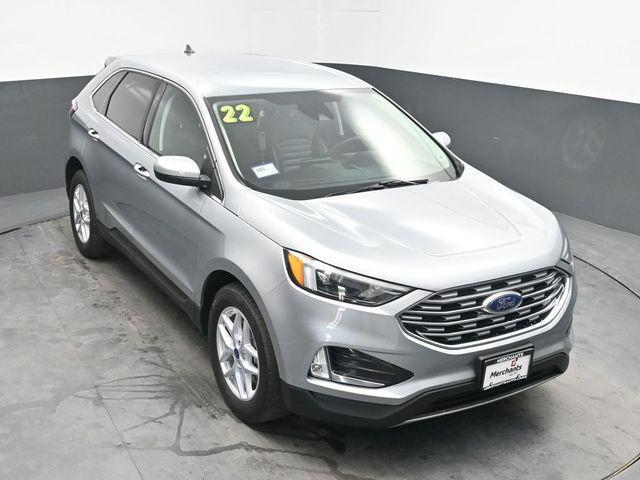 Photo of 2022 Iconic Silver Metallic Ford Edge