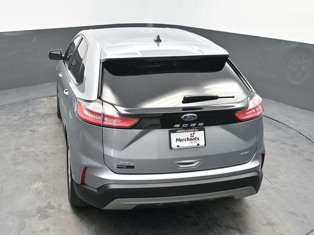 Photo of 2022 Iconic Silver Metallic Ford Edge