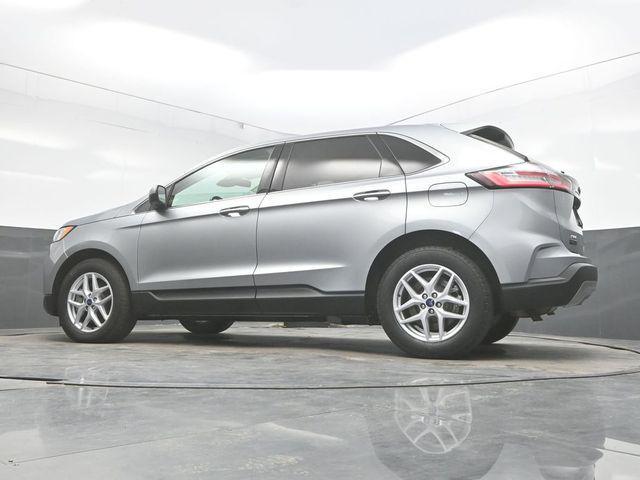 Photo of 2022 Iconic Silver Metallic Ford Edge