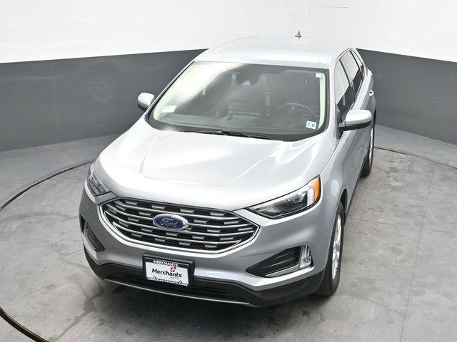 Photo of 2022 Iconic Silver Metallic Ford Edge