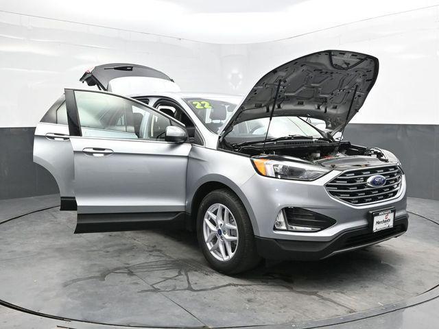 Photo of 2022 Iconic Silver Metallic Ford Edge