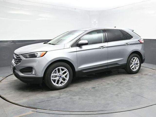 Photo of 2022 Iconic Silver Metallic Ford Edge