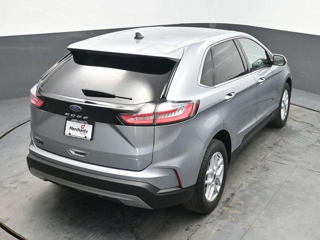 Photo of 2022 Iconic Silver Metallic Ford Edge