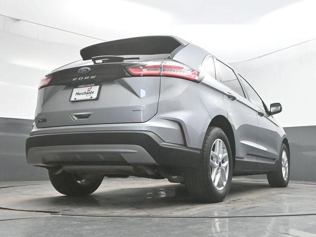Photo of 2022 Iconic Silver Metallic Ford Edge