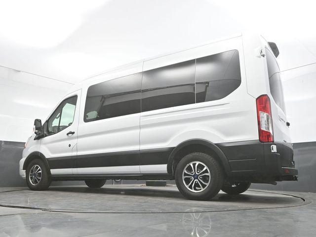 Photo of 2022 Oxford White Ford Transit-350