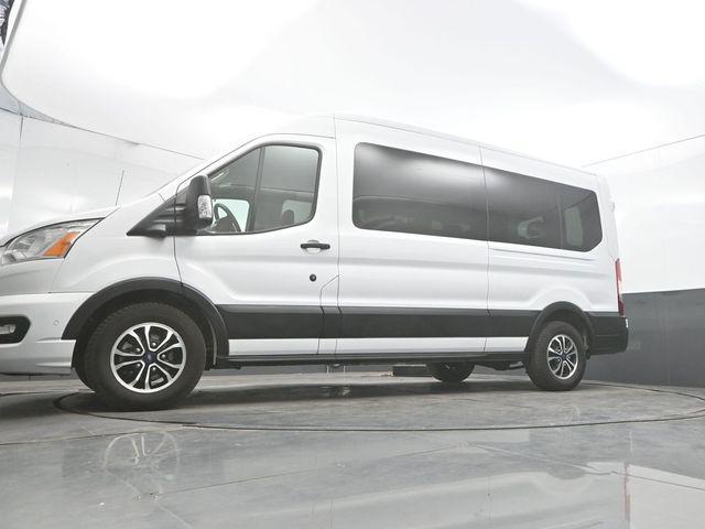 Photo of 2022 Oxford White Ford Transit-350