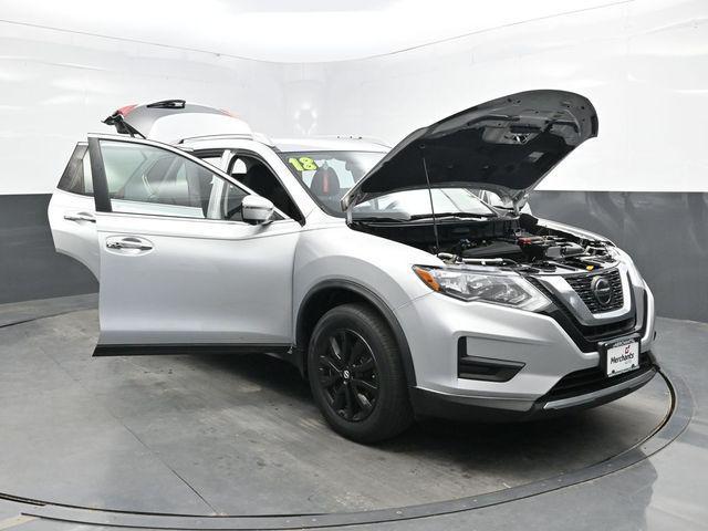 Photo of 2018 Brilliant Silver Nissan Rogue