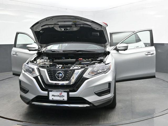 Photo of 2018 Brilliant Silver Nissan Rogue