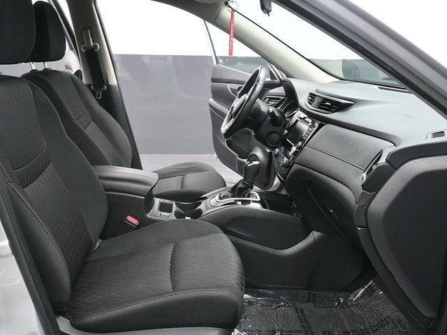 Photo of 2018 Brilliant Silver Nissan Rogue