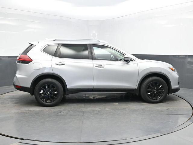 Photo of 2018 Brilliant Silver Nissan Rogue