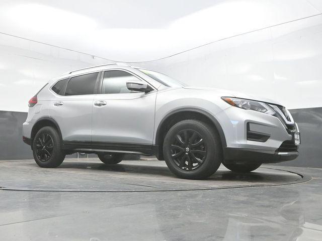 Photo of 2018 Brilliant Silver Nissan Rogue