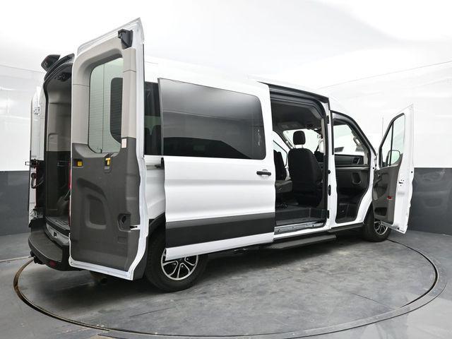 Photo of 2022 Oxford White Ford Transit-350