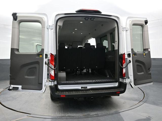 Photo of 2022 Oxford White Ford Transit-350