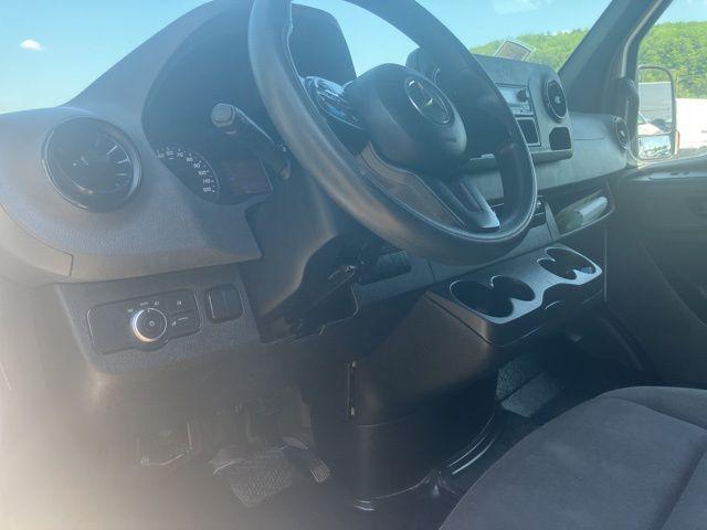 Photo of 2022 White Mercedes-Benz Sprinter 2500