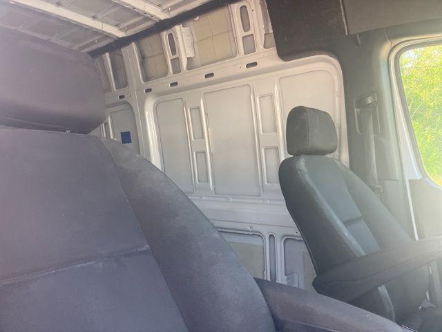 Photo of 2022 White Mercedes-Benz Sprinter 2500