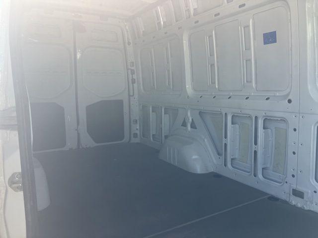 Photo of 2022 White Mercedes-Benz Sprinter 2500