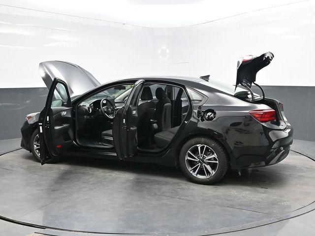 Photo of 2023 Aurora Black Kia Forte