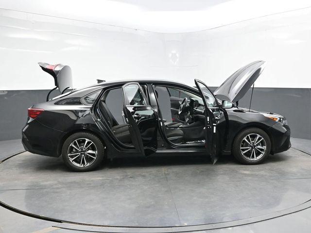 Photo of 2023 Aurora Black Kia Forte