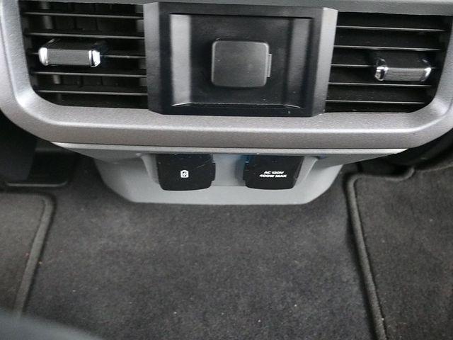 Photo of 2023 White Ford F-150
