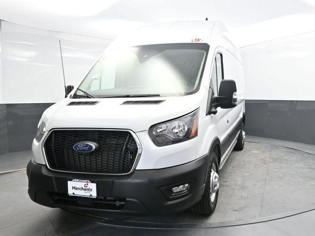 Photo of 2022 Oxford White Ford Transit-350